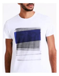 Leo Short Sleeve Placement Print Tee In White -Men's Fashion 956537200 5 720x928