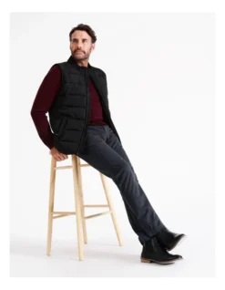 Avery Puffer Vest In Black -Men's Fashion 958541410 7 720x928